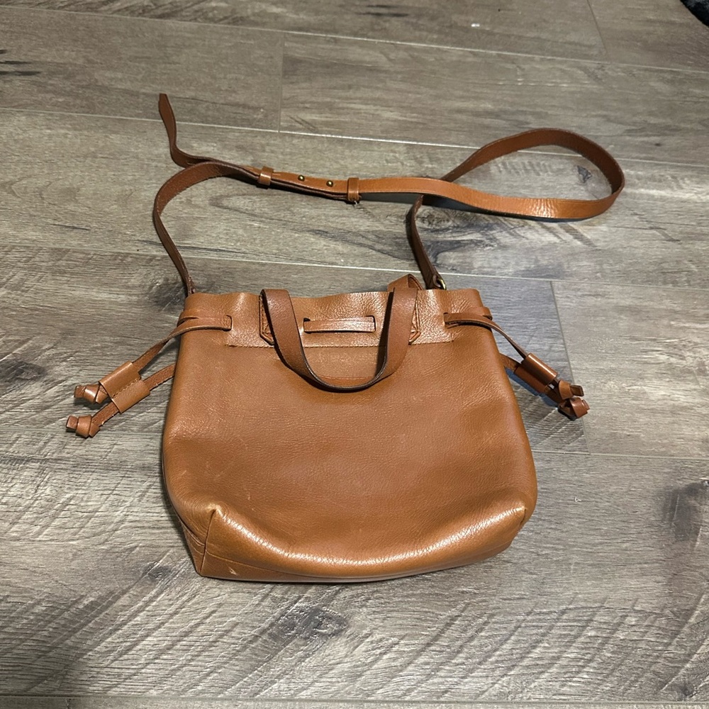 Madewell The Small Drawstring Transport Crossbody English Saddle - Picture 3 of 5